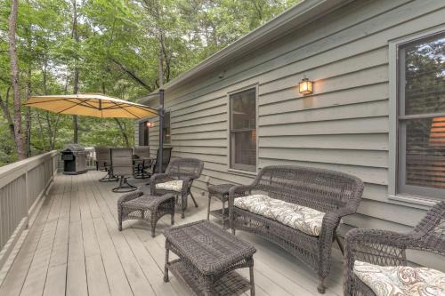 Big Canoe Villa | Reel Bliss Cabin: Rustic Charm with Lake Access & Wifi