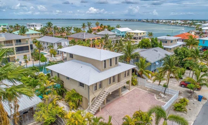 Summerland Key House | Reel Escape: 4 Bedroom Oasis with Pool & Oceanfront Views
