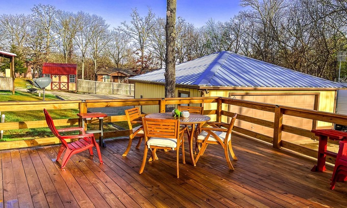 Quitman Hotel | Reel Inn and Lodge: Family-Friendly Retreat with Dining Options