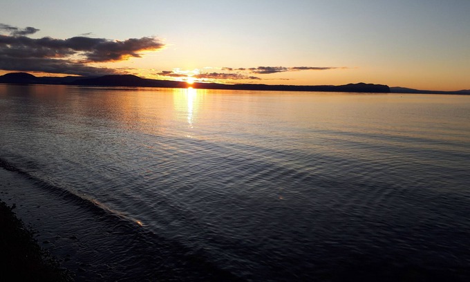 Te Rangiita Apartment | Relax and Explore at REELAX-ATION by the Lake