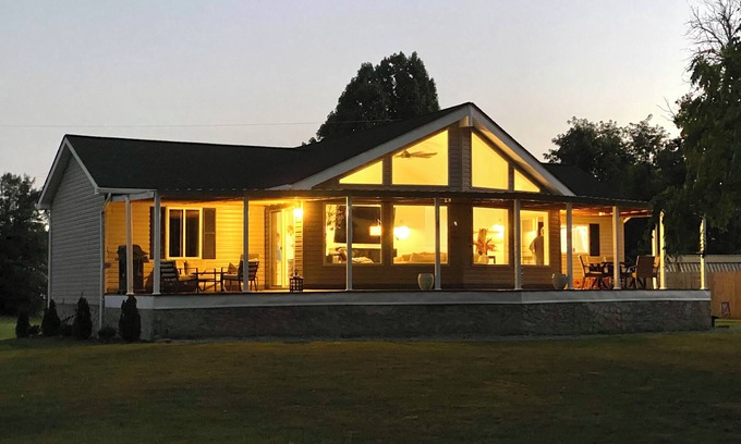Elizabethton House | Tranquil Retreat at REELaxed on Watauga River