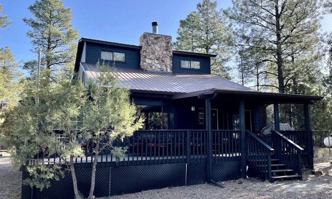 Heber Cabin | ReelParadise Cabin: Pet-Friendly Retreat with Lake Views