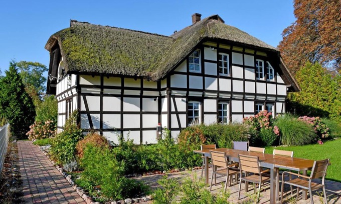 Siggermow Apartment | Pet-Friendly Reetdachfachwerkvilla with Great Guest Ratings