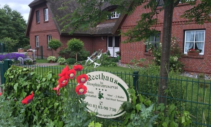 Lancken-Granitz House | Cozy Reethaus auf Rügen with Ocean Views & Pet-Friendly