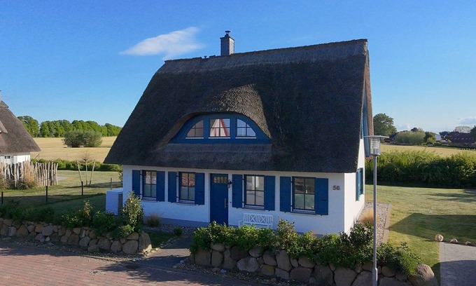 Gross Schwansee House | Oceanfront Reethaus Kleiner Seestern: 10/10 Guest Rated Stay