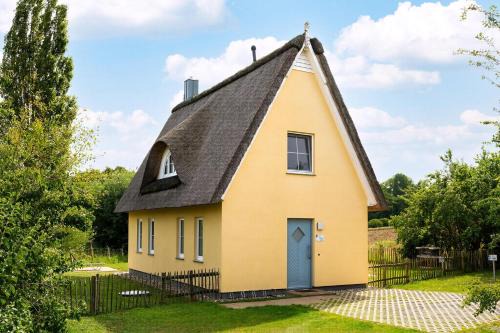 Hohenkirchen House | Pet-Friendly Reethaus Schwan with Generous Outdoor Space