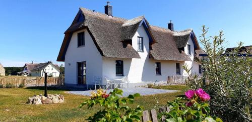 Zierow House | Family-Friendly Retreat at Reethaus "Seepferdchen" - 10/10!