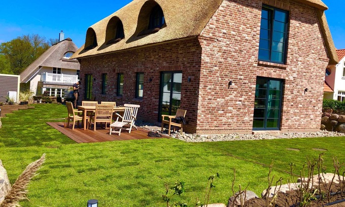 Gross Schwansee Apartment | Oceanfront Reethus Linda with Spa and Child-Friendly Amenities