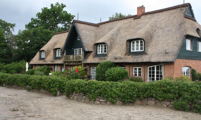 Stofs Apartment | Cozy Reethus Stöfs with Ocean Views & Family-Friendly Amenities