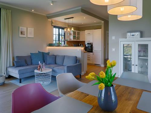 Dranske House | Guest Rated: 10/10 Reetland am Meer - Oceanfront Retreat