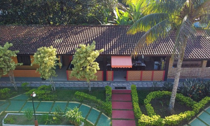 Sertao da Quina House | Discover Refúgio das Águias: Perfect for Families & Pets