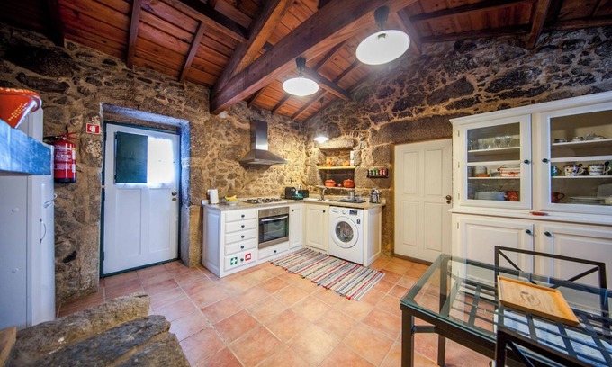 Bico House | Discover Refúgio dos Cartolas: Spa, Pool & Family-Friendly