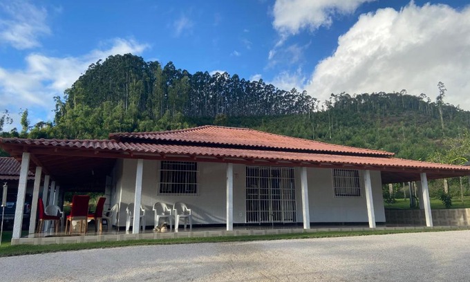 Venda Nova Do Imigrante House | Discover Casa de Sítio Caxixe: A 4-Star Retreat Awaits