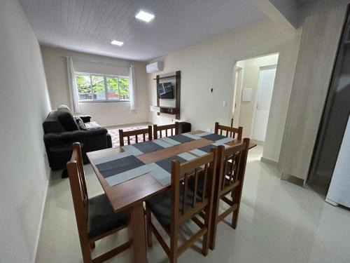 Vila Yolanda Apartment | Ideal Getaway at Aconchego in Foz with Hot Tub Bliss!