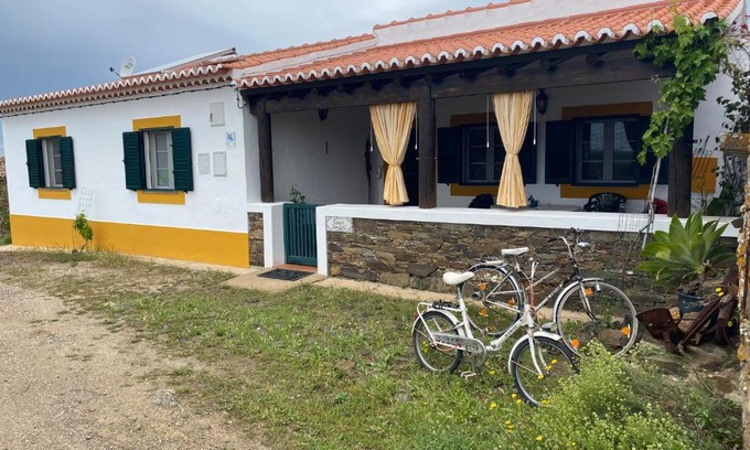 Espirito Santo House | Exceptional Family Haven at Refúgio Ibn Qasi