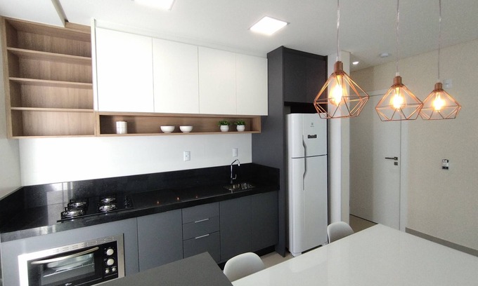 Centro Apartment | Beachfront Retreat: Family-Friendly Getaway in Bombinhas