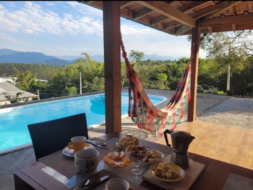 Paulo Lopes House | Seaside Escape at Refúgio Praiano with Pool & Ocean Views