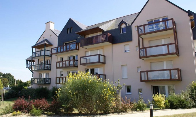 Arzon Apartment | Ocean View Apartment near Crouesty Port - 4 Star Rated
