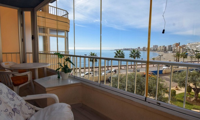 Torreblanca Apartment | Beachfront Retreat: 2 Bedroom Apartment in Torreblanca