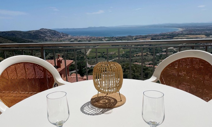 El Mas Fumats Villa | Top-Rated Ibi06: Enjoy Poolside Bliss and Family Comfort