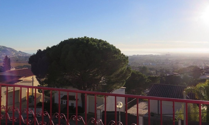 El Mas Fumats Villa | Discover Ref. Ore19: Family-Friendly with Modern Amenities