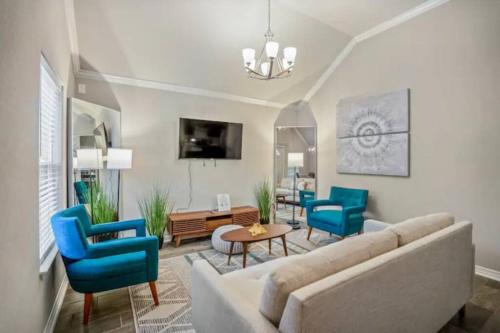 Northside House | Family and Pet Friendly: Reflection House at East River