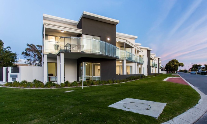 Rockingham Apartment | Experience Oceanfront Bliss at Reflections by Rockingham