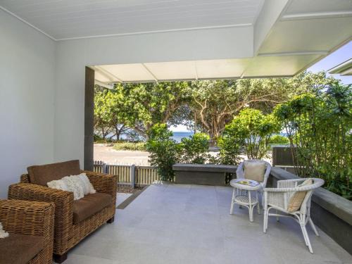 Picnic Bay Villa | Experience Elegance at Reflections Amber Villa 3 - Oceanfront Retreat