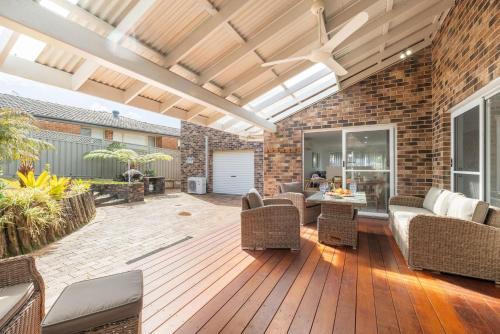 Fingal Bay House | Refresh at Rocky, 134 Rocky Point Rd - Air Con, Wi-Fi, large yard