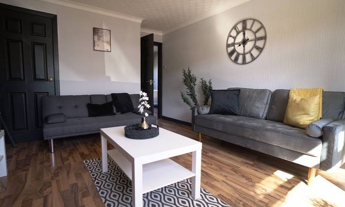 Sauchie House | Modern House Near Stirling: Pet and Child-Friendly Getaway