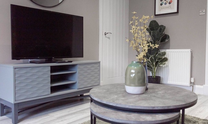 King's Park House | Modern Home Retreat in Castlemilk – Pet and Child Friendly