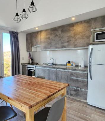 Picun Leufu Department House | Family-Friendly Stay at Refugio Chocón Medio - Neuquén