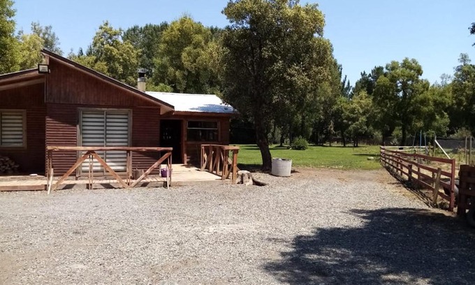 Los Angeles House | Discover Refugio El Ciprés: Pet-Friendly & Family Welcoming