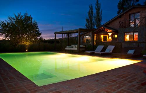 Tandil Cabin | Experience Paradise at Refugio En Las Sierras - 9.7/10 Rating