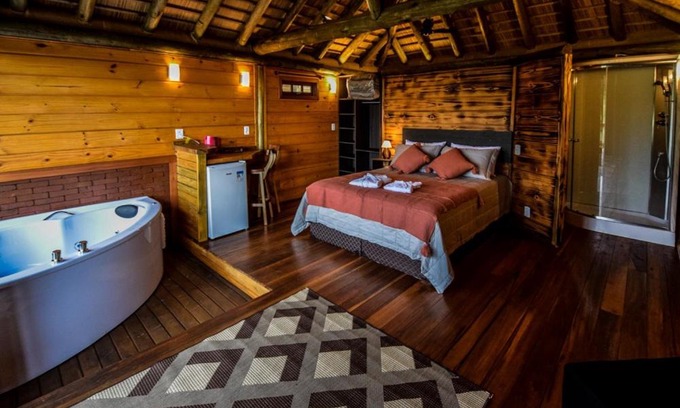 Torres House | Exceptional Refugio Monte Itapeva with Hot Tub & Family Amenities