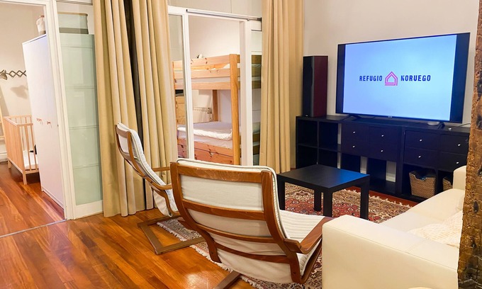 Basurto-Zorroza Apartment | Pet-Friendly Refugio Noruego in Bilbao with Spa & Breakfast