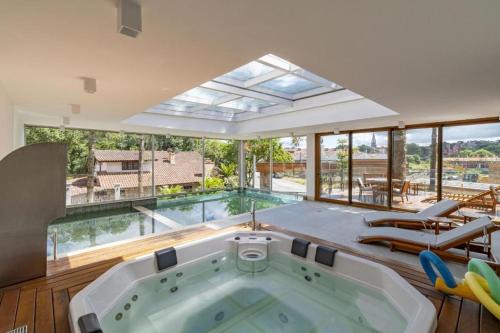 Quinta da Serra Apartment | Tranquil Refugio Sereno Near Canela Cathedral Awaits You