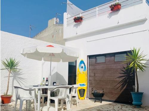 Atouguia da Baleia Apartment | Family-Friendly Haven at Refugio Terrace House Peniche