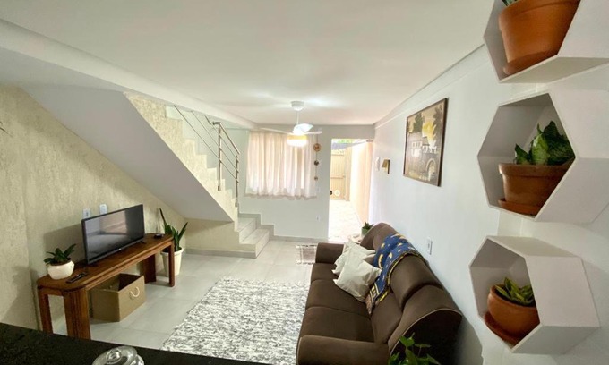 Goiania House | Guest Rated 10/10: Family-Friendly Refugio Urbano Retreat