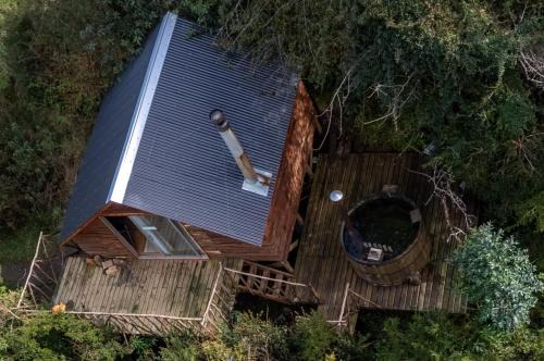 Valdivia Other | Cozy Retreat at Refugio y Tinaja Curiñanco with Hot Tub