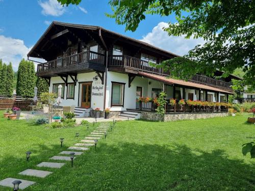 Bran House | Discover Family-Friendly Comfort at Refugiul Domnitei