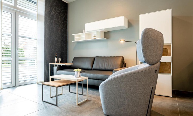 Emsdetten Apartment | Ideal Stay at Refugium am Wasserturm with Hot Tub & Dining