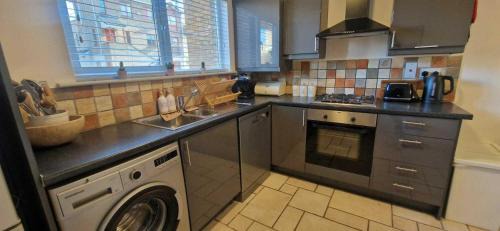 Castleknock House | Refurbed Modern & Stylish 3BD - Garden Pets OK