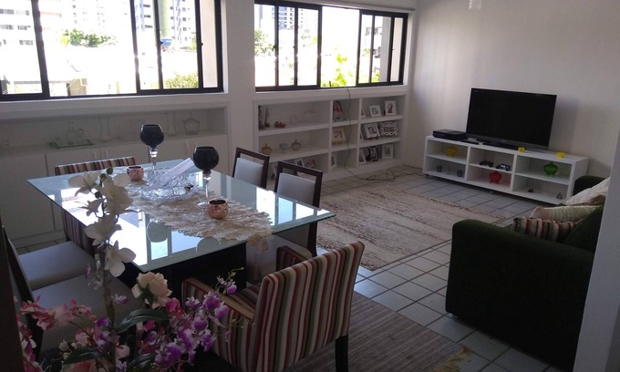 Boa Viagem Apartment | Cozy Refurbished Apartment Steps from Boa Viagem Beach