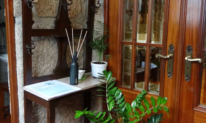 Seixo da Beira Villa | Stylish Refurbished House Near Serra da Estrela with Spa