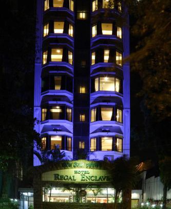 Khar Hotel | Elegant Stay at Regal Enclave with Spa and Kitchen Access