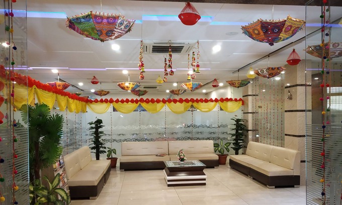 Mathura Hotel | Relax at Regal Hotel: Rated 10/10 with Pool & Spa