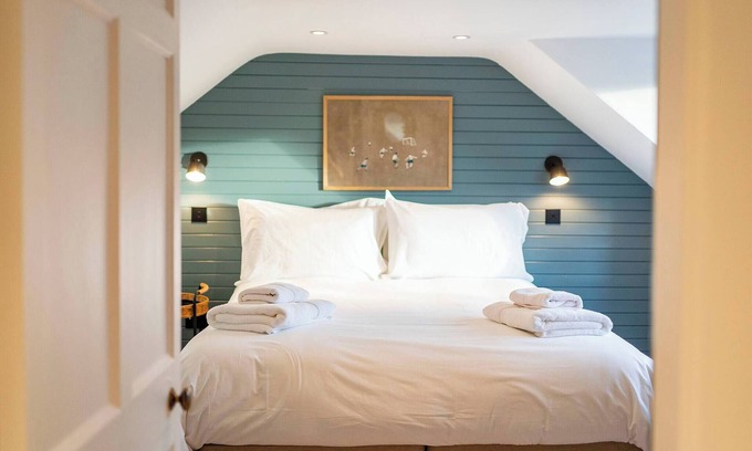 Broughty Ferry Apartment | Metropolitan Elegance at Regal Residence - Guest Rated 10/10