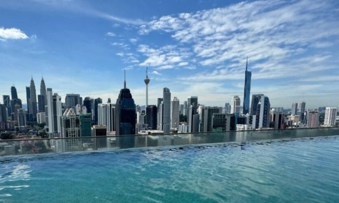 Chow Kit Apartment | Regalia Residence The Sky Pool Suite