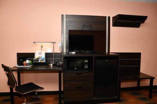 Faribault Hotel | Comfortable Regency Inn & Suites Faribault for Families